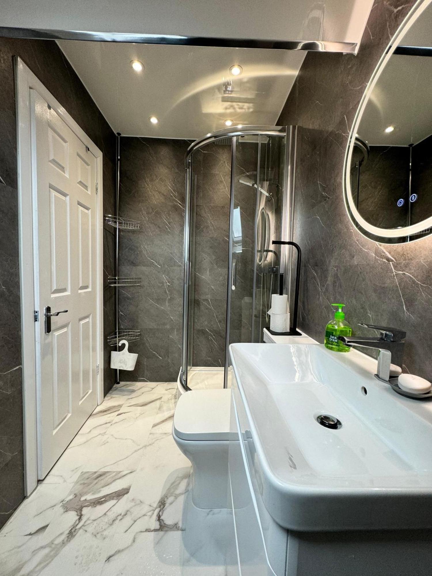 ניוקאסל Luxury Ensuite Rooms @ Kingsley Terrace מראה חיצוני תמונה